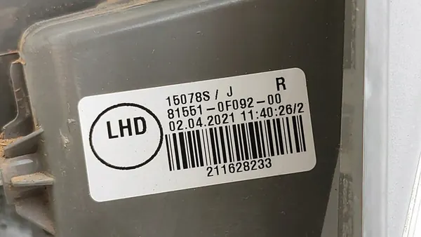 LÁMPARA TRASERA DERECHA TOYOTA VERSO 09-18 image 7