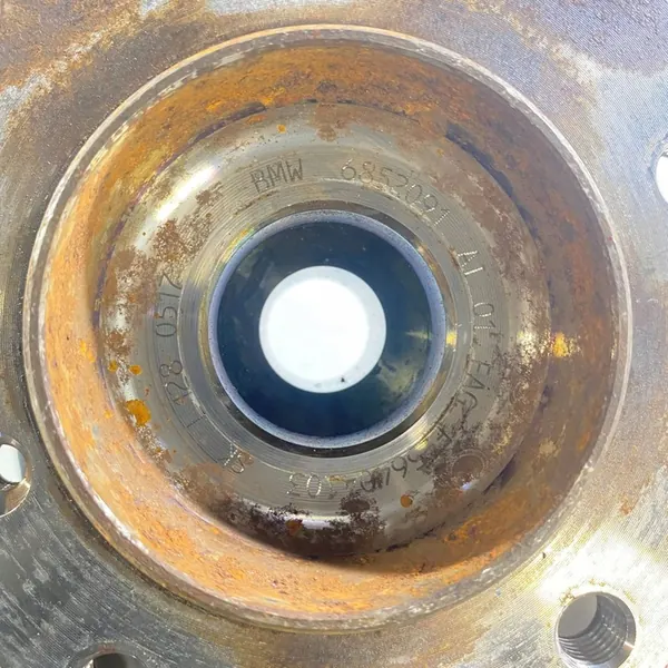 BMW X1 E84 2015 Cuscinetto e mozzo ruota sinistra image 8