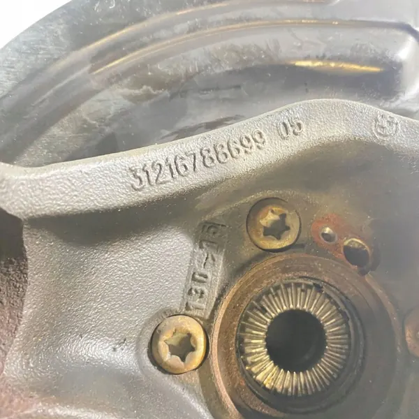 BMW X1 E84 2015 Cuscinetto e mozzo ruota sinistra image 9