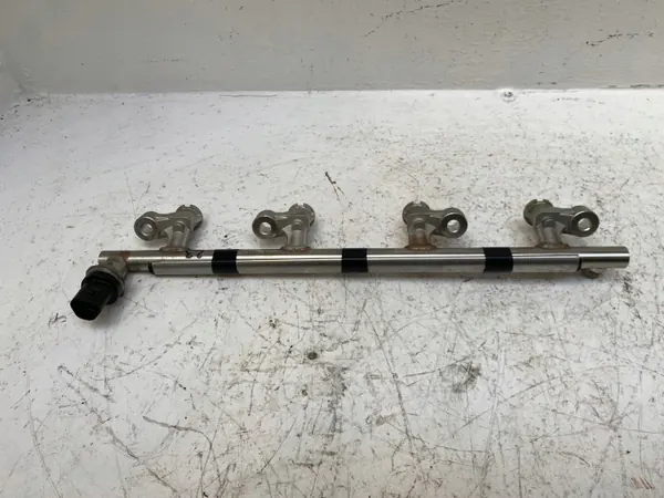 Mazda CX-30 Molde de Inyección OEM PE2713150 image 2