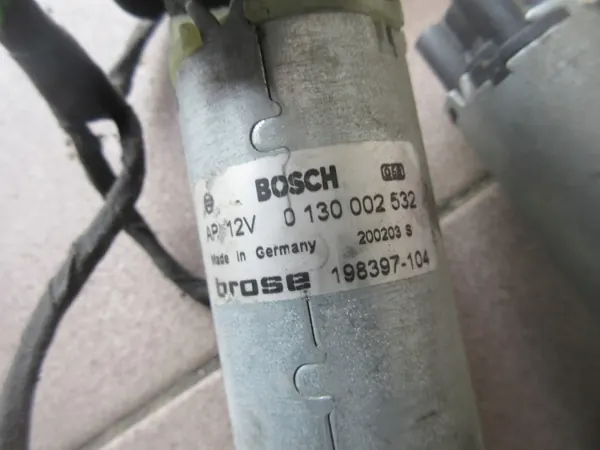 Motor ajuste banco Volvo OEM 0130002532 image 3