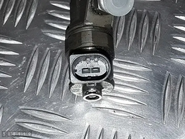 Inyector de combustible 0445110209 BMW E87 E90 E60 2.0D image 3