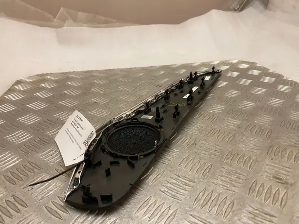Panel de puerta trasera Mercedes-Benz GLC X253 OEM A2057307622 image 3