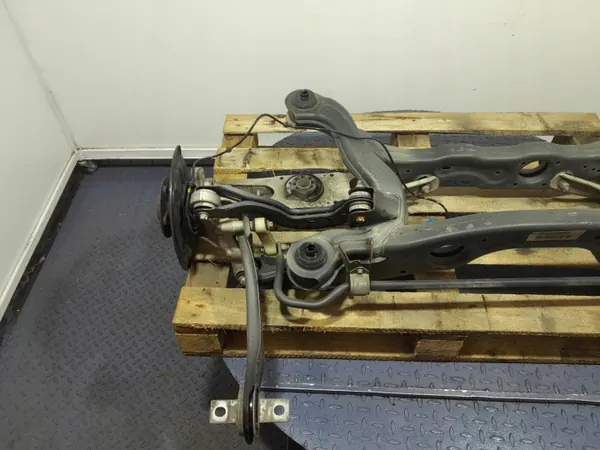 OEM Lochow-327001- Hinterachsschwinge für Mercedes GLA image 3