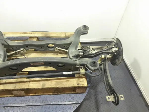 OEM Lochow-327001- Hinterachsschwinge für Mercedes GLA image 4