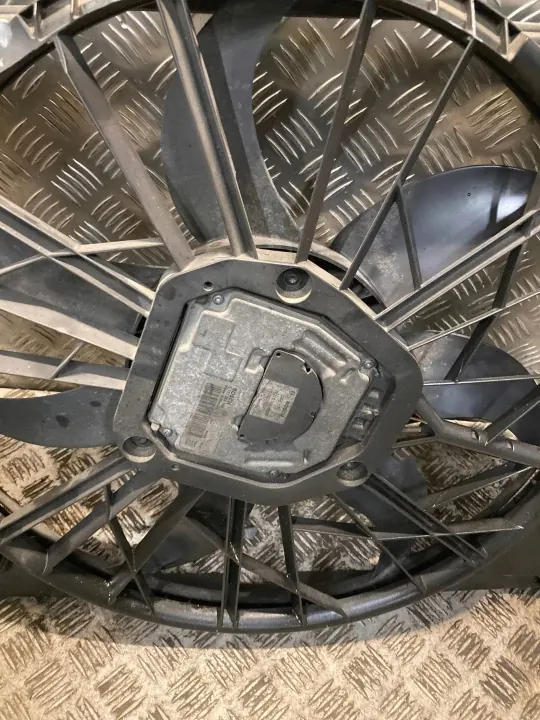 Mercedes-Benz A/C Kühlerlüfter OEM 2115001693 image 3
