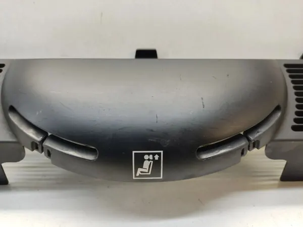BMW M3 2005 Nedre Bakrutslist OEM 8204279 image 4