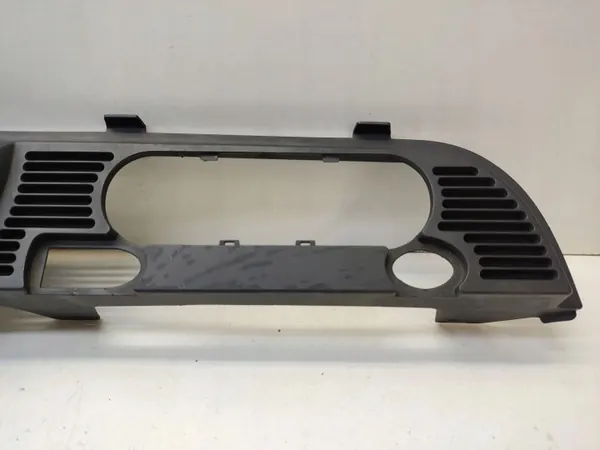BMW M3 2005 Nedre Bakrutslist OEM 8204279 image 5
