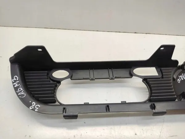 BMW M3 2005 Nedre Bakrutslist OEM 8204279 image 7