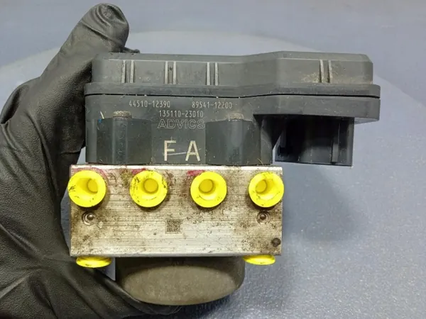 Pompe ABS Toyota OEM 44510-12390 pour Corolla X E15 image 6