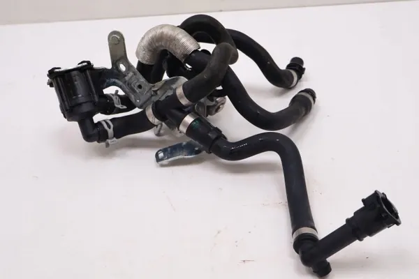 Pompe à eau Volvo V60 II OEM 31368145 - Occasion image 6