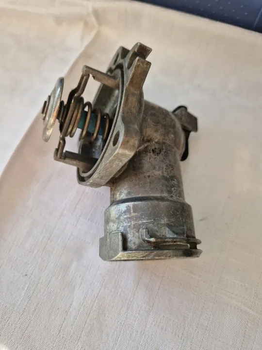 Thermostat MERCEDES 3.0 CDI V6 OM642 A6422001615 image 2