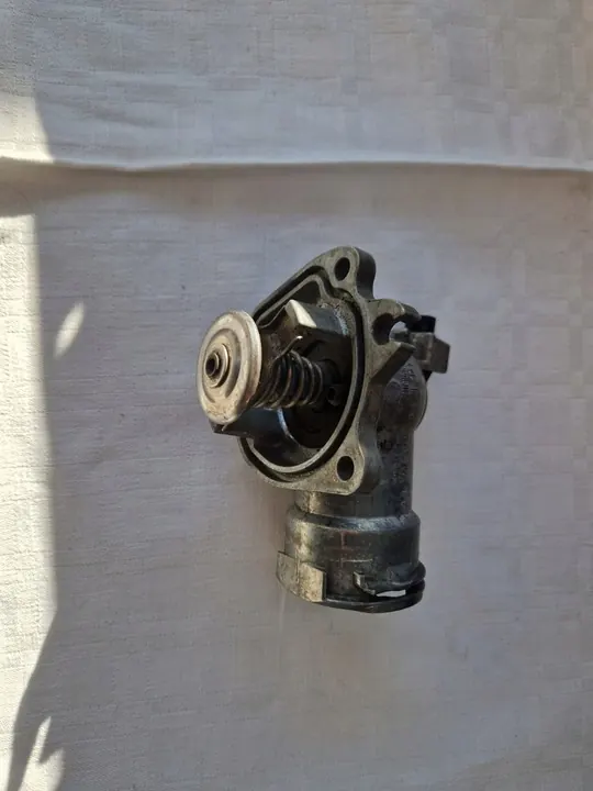Thermostat MERCEDES 3.0 CDI V6 OM642 A6422001615 image 3