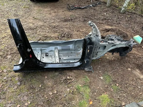 VOLVO V90 II Kombi Rechter Mittelsäulen-Schweller image 2