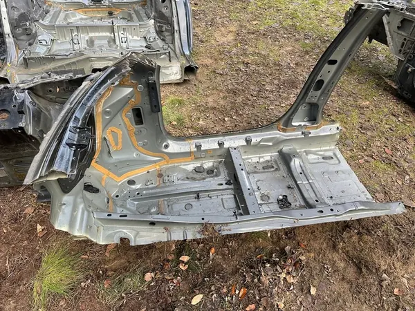 VOLVO V90 II Kombi Rechter Mittelsäulen-Schweller image 3