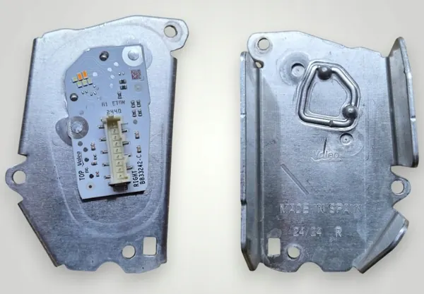 Module Convertisseur Tension OEM B833242-C VW Golf 8 image 2