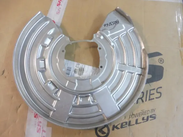 OEM 8053266 Jarrulevy suojus oikea taka M4 F82 image 2
