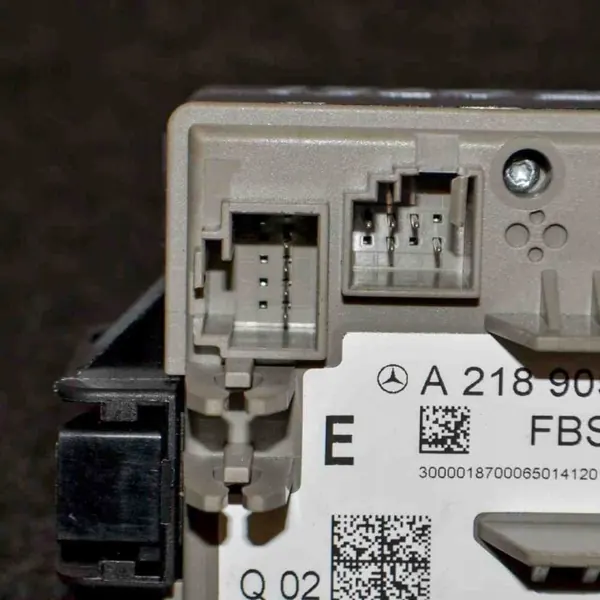 Gebruikt Mercedes-Benz E W212 OEM 10107591 Stationair deel image 6