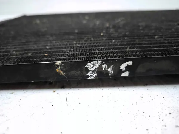 BMW X5 E53 2005 Kylmäainekondensaattori / A/C Jäähdytin OEM 6914216 image 5