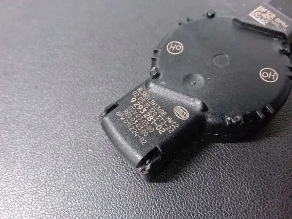 BMW 5 F11 Sadeanturi OEM 9293281 - Käytetty image 3