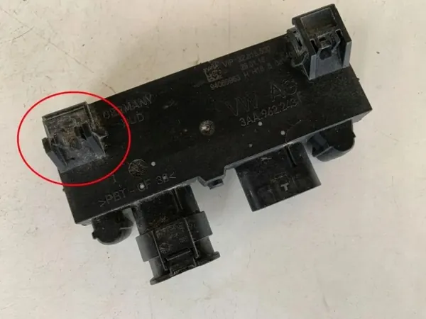 Módulo de porta-malas Audi Q7 OEM 3AA962243F - Usado image 3