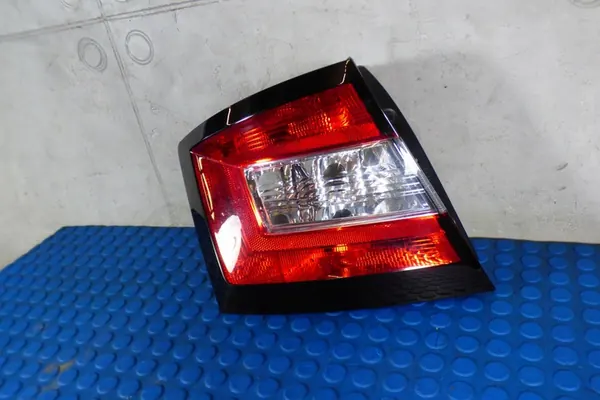 Luz trasera izquierda Skoda Fabia III, OEM 6V6945095 image 2
