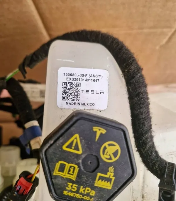 Tesla Model Y Webasto-osat OEM 150680300F - Käytetty image 5