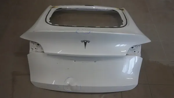 Tesla Y Takaluukku 1493410-ED-A image 2