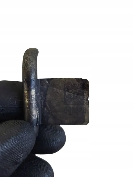 Tuyau d'huile de turbocompresseur Jaguar XE image 3