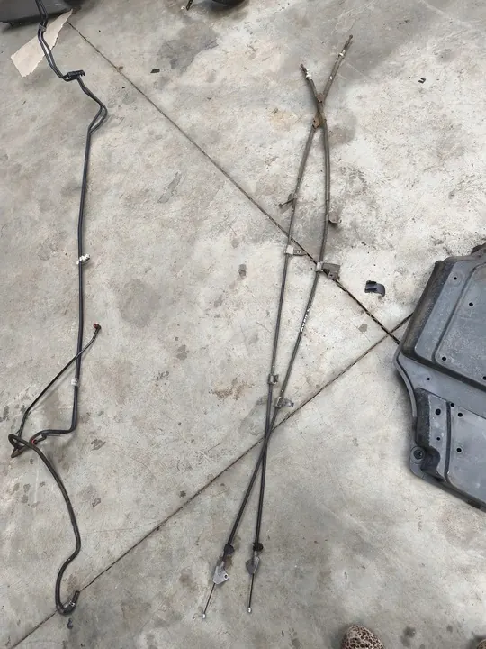 Toyota Auris I Lift 10-12 Handbrake Cable 1.6 VVTI image 2