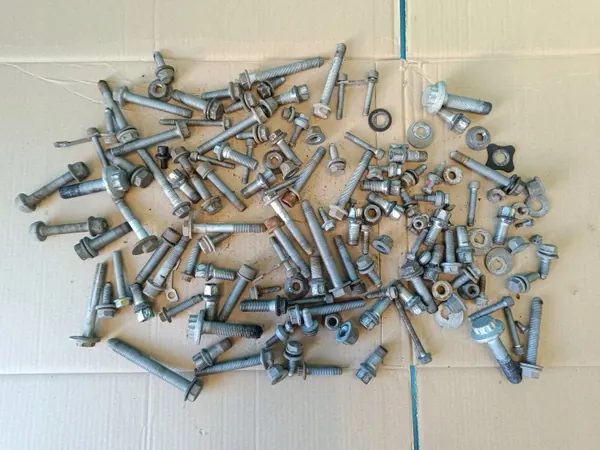OEM 8kg jousituspultit Skoda Superb 3 Kombille image 2