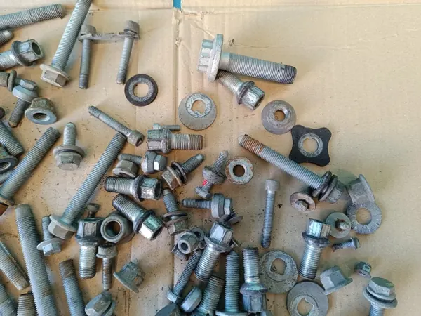 OEM 8kg jousituspultit Skoda Superb 3 Kombille image 3