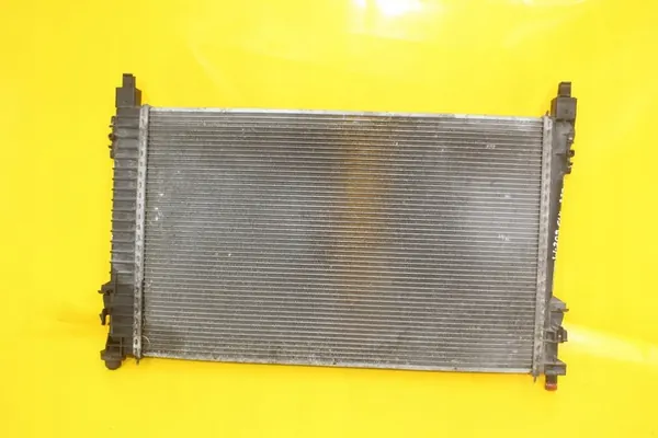 Vesijäähdytin Intercooler Mercedes W209 W203 3.2 B V6 A2035000503 image 5
