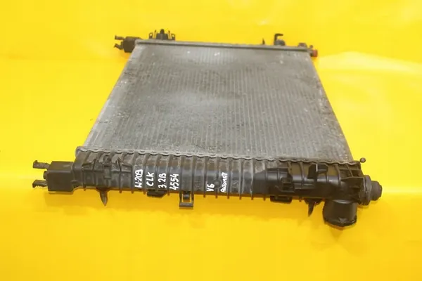 Vesijäähdytin Intercooler Mercedes W209 W203 3.2 B V6 A2035000503 image 6