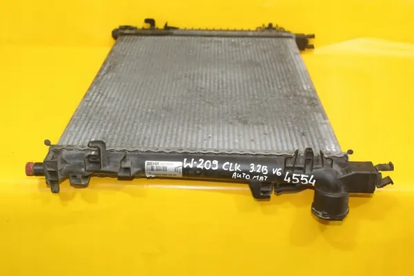Vesijäähdytin Intercooler Mercedes W209 W203 3.2 B V6 A2035000503 image 7