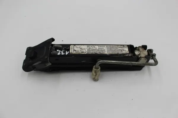 Macaco Mercedes Classe C W203 OEM A2035830715 image 2