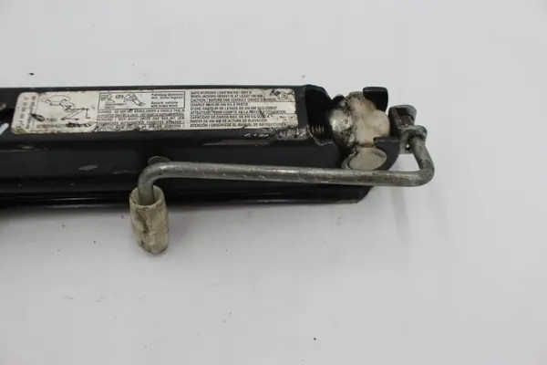 Macaco Mercedes Classe C W203 OEM A2035830715 image 3
