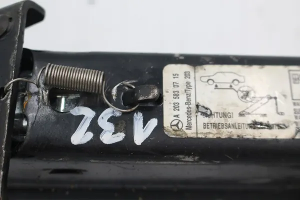 Macaco Mercedes Classe C W203 OEM A2035830715 image 5