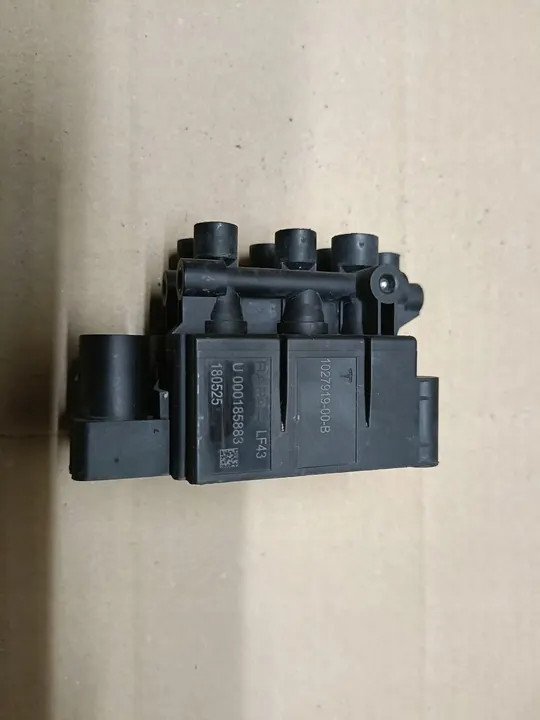 TESLA MODEL X S Distribuição de ar 1027919-00B image 3