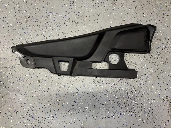 Porsche Cayenne II Moottorikansi OEM 7P5806583F image 2