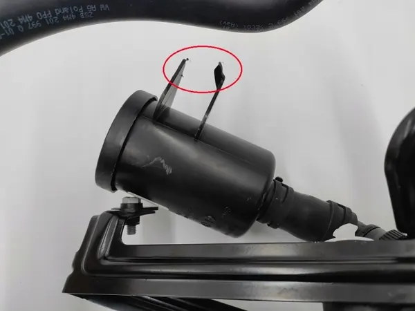 OEM 4M4201997Q Audi Q8 Hiilifiltteripumppu image 4