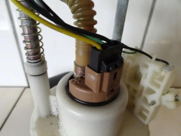 HYUNDAI ATOS PRIME II 2005 1.1 Bomba de combustível 31110-05000 image 2