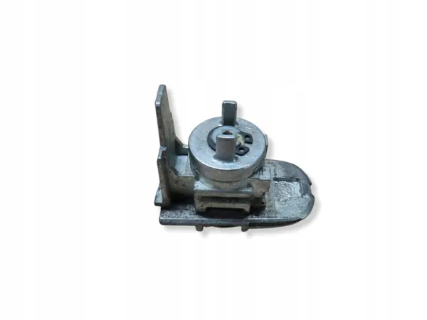 Ford Kuga II dörrlåsinsats OEM PRY3298 image 6