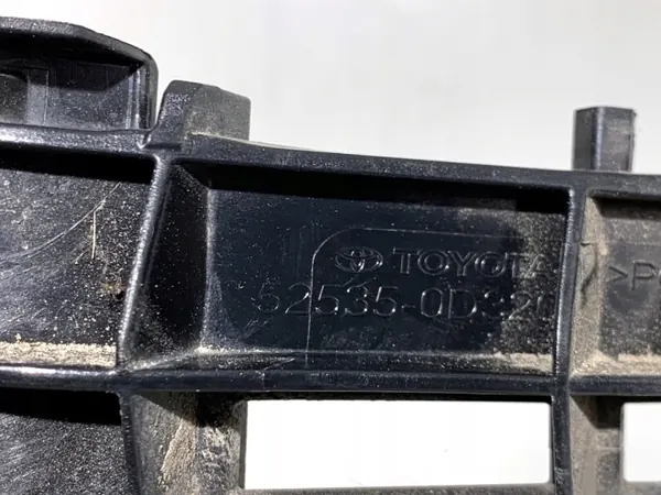Bumpergleider Rechtsvoor Toyota Yaris IV 52535-0D320 image 4