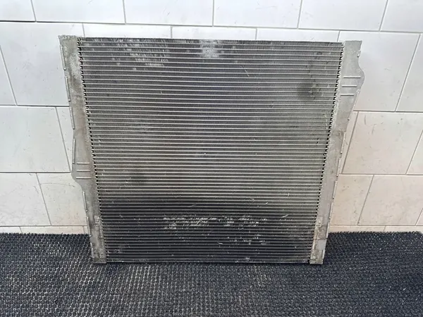 Vattenkylare BMW X5 E70 image 5