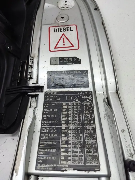 Bränslelucka OEM A4477540009 för Mercedes Vito image 10