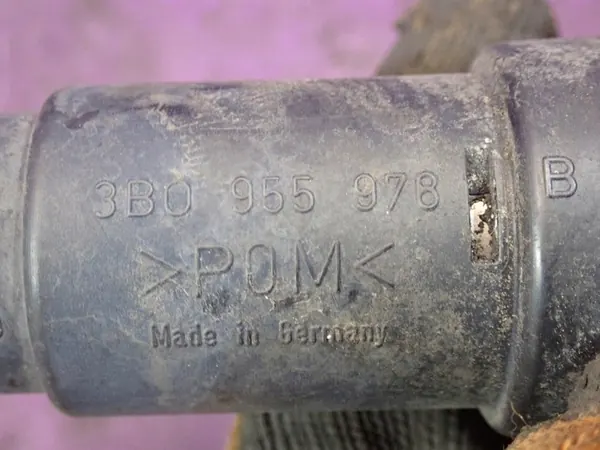 VW Passat B5 Kombi Koplampenwasbak Links 3B0955978B image 4