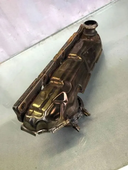 Collecteur d'échappement Mercedes-Benz OEM A6541405201 image 3