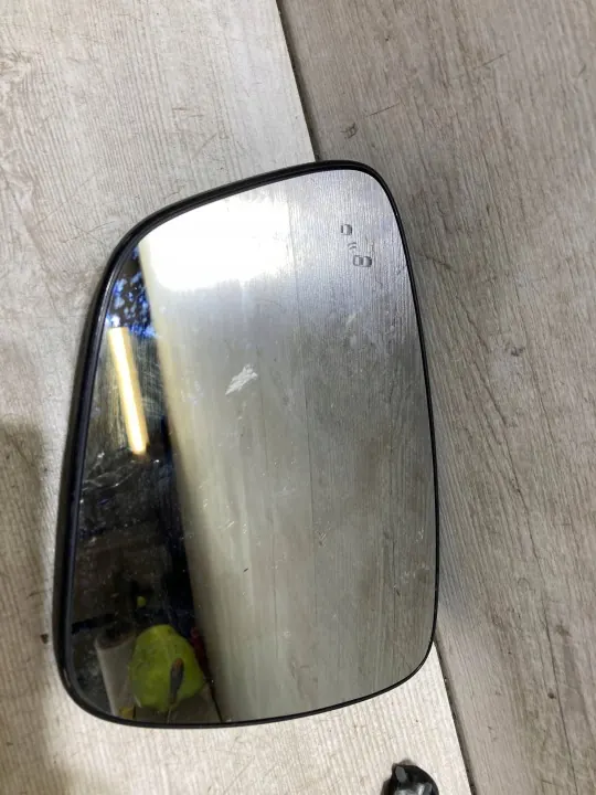Ford Kuga III 2023 Vänster Spegel-Insats OEM 212834551 image 2