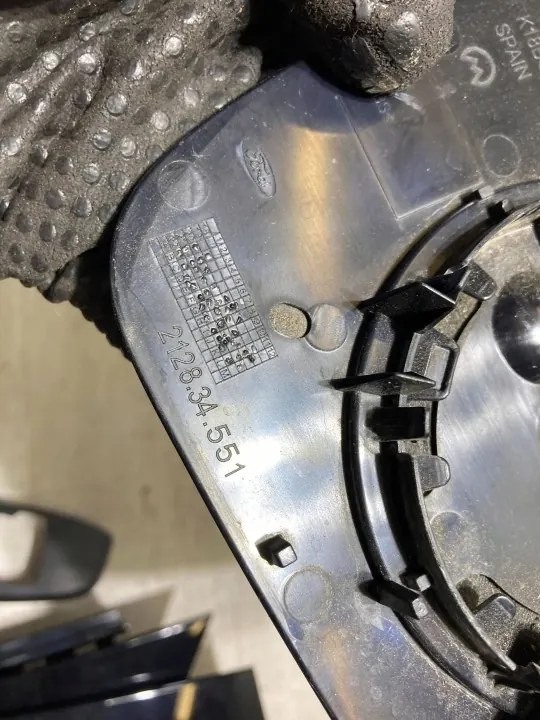 Ford Kuga III 2023 Vänster Spegel-Insats OEM 212834551 image 4